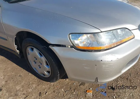 1999 Honda Accord Lx из США, поврежденный, VIN 1HGCG564XXA086407